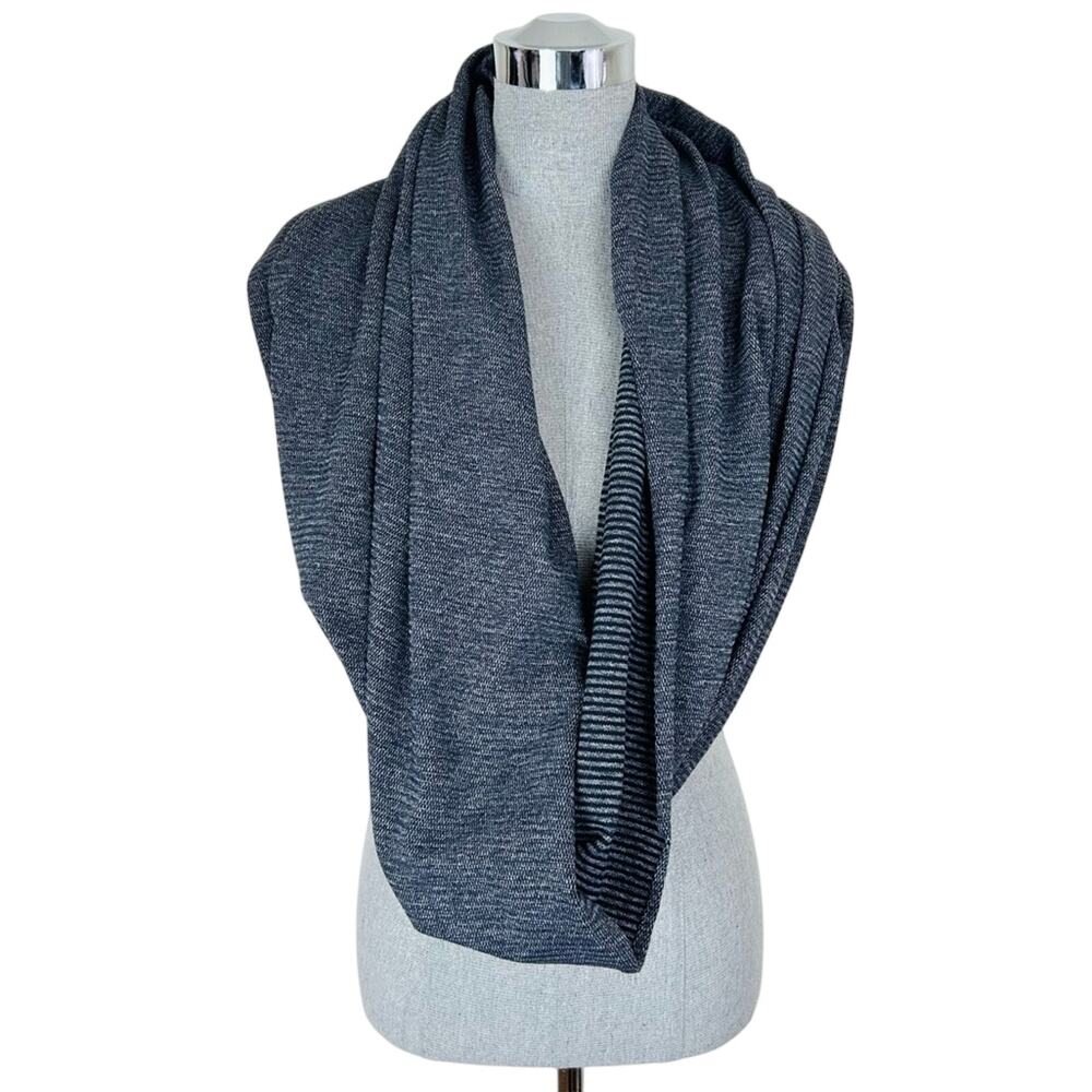 Lululemon Pique Gray Black Heathered Vinyasa‎ Infinity Snap Scarf